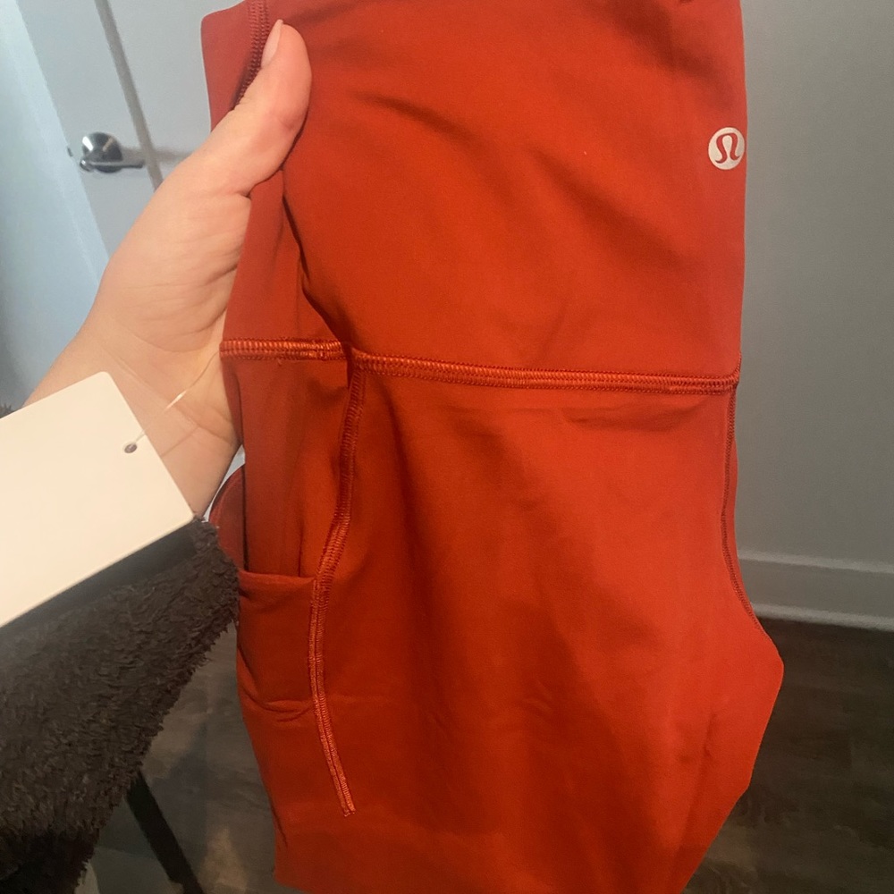 Lululemon size 8 align leggings with pockets 28” cayenne NWT SOLD OUT ONLINE